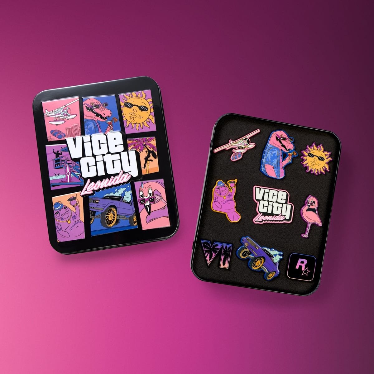Duas latas abertas com os pins esmaltados e os adesivos da Vice City Collection