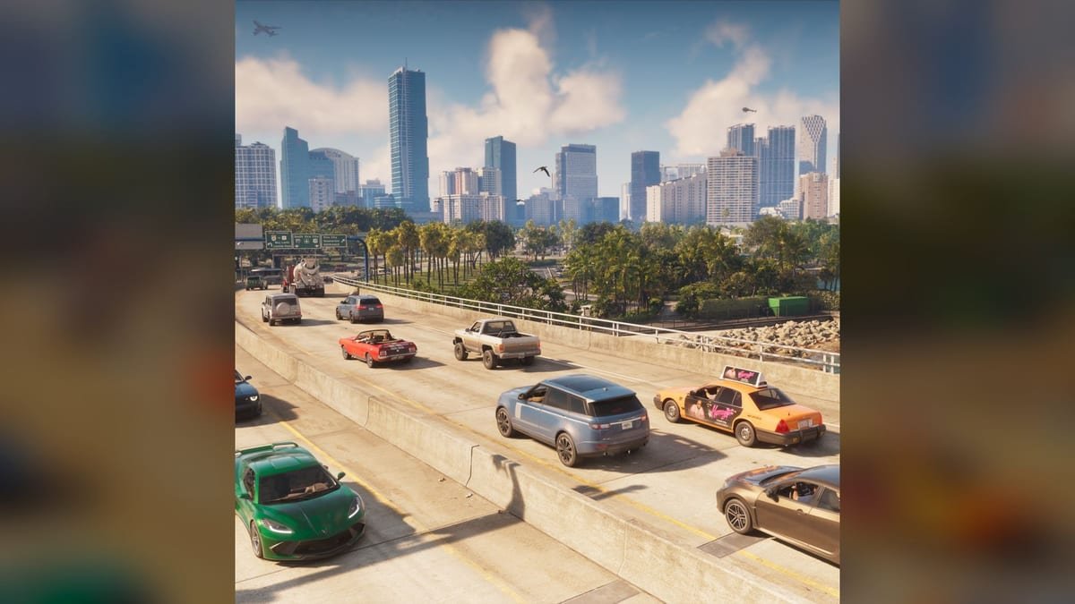 Rodovia elevada de Vice City com trânsito, prédios e palmeiras, em cena de GTA 6